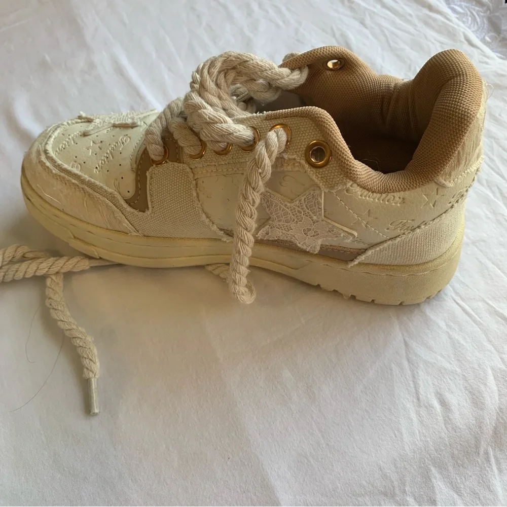 Fashion Sport Cream Star Lace Applique Rope Lace‎ Sneakers Size 37